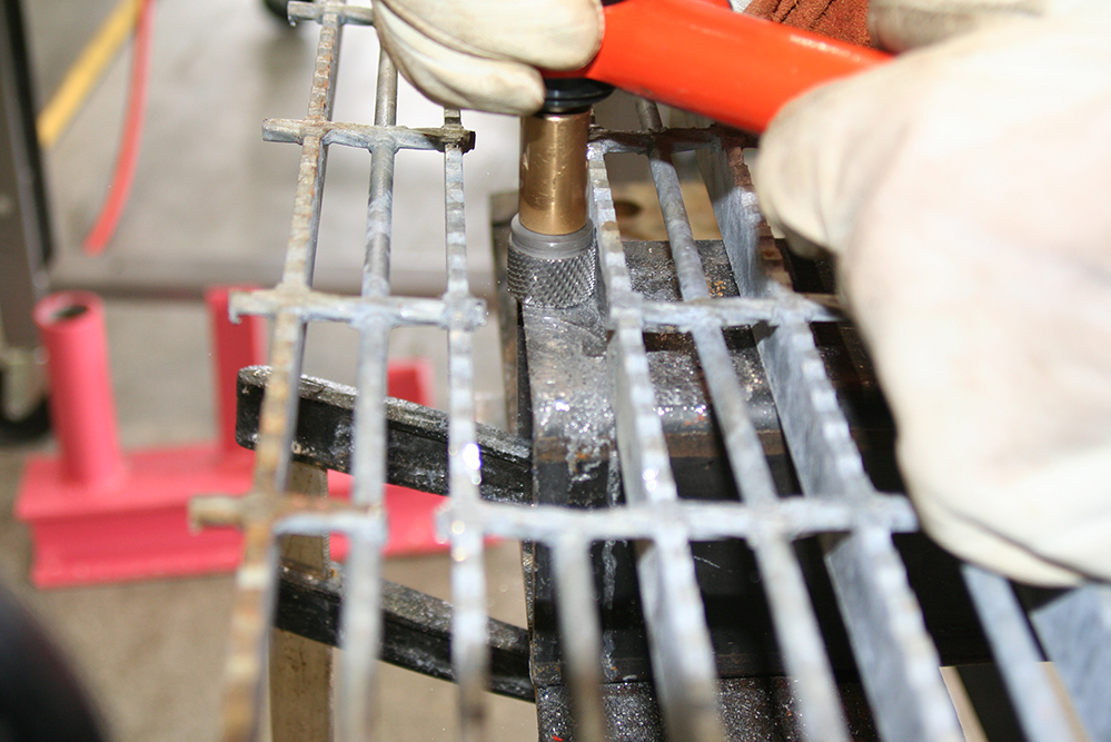 Grating removal inside